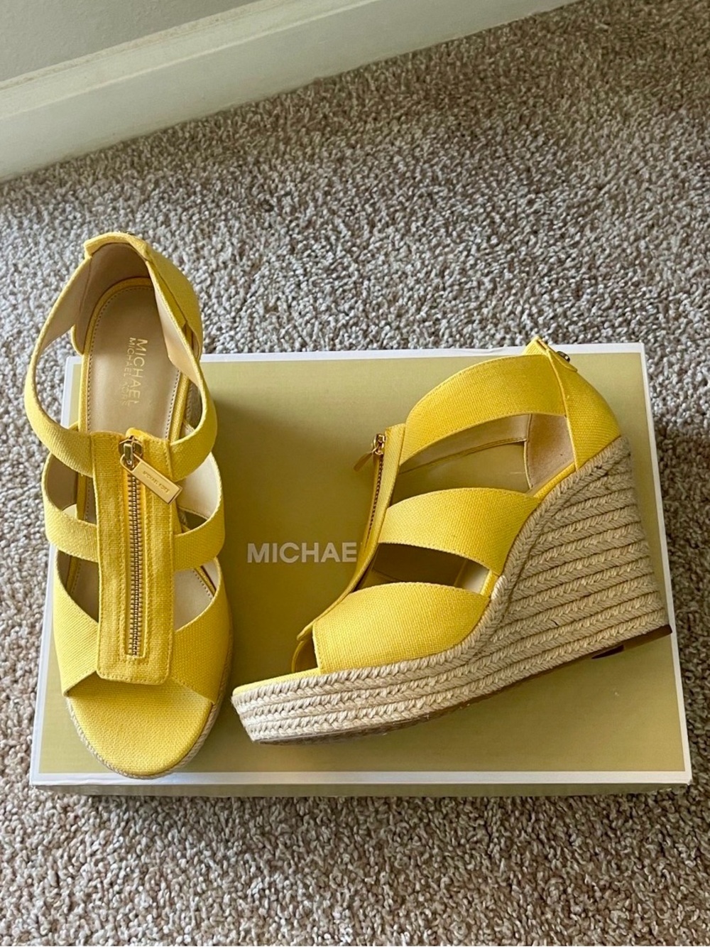 NWT Michael Kors Yellow Damita Wedge Sandals Size 8.5 - Picture 5 of 7